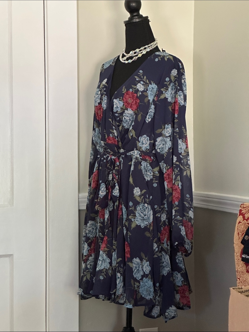 Torrid 2X Blue Floral Chiffon Surplice Mini Tie Belt Long Sleeve (H) - Picture 2 of 12